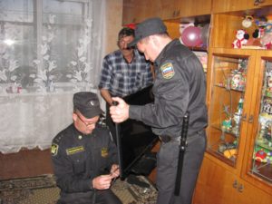 Арест имущества должника судебными приставами