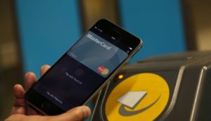 Оплата метро Apple Pay